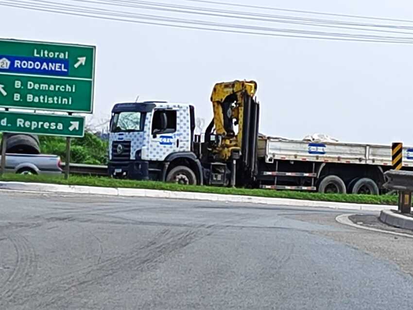 carreta abandonada por ladrões em São Bernardo