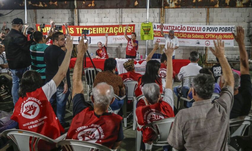 Funcionários de Metrô, CPTM e Sabesp encerram greve em SP