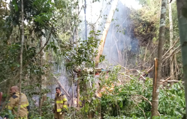 Avião de pequeno porte cai e 12 pessoas morrem no Acre