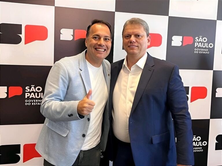 Atila Jacomussi e Tarcísio de Freitas