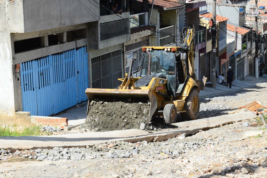 Orlando Morando vistoria avanço de obras no Jardim das Oliveiras