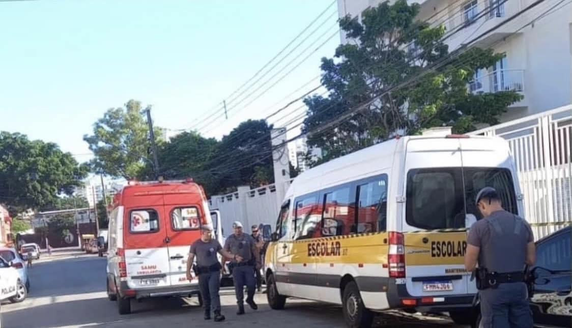 Polícia encontra criança morta em van escolar; Este é o 2º caso no ano