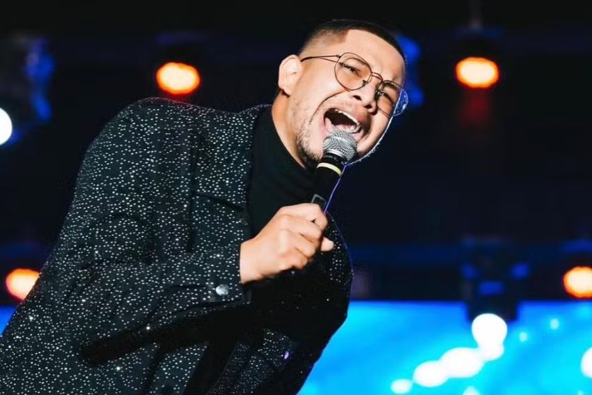 Cantor gospel morre apór infartar no palco durante show