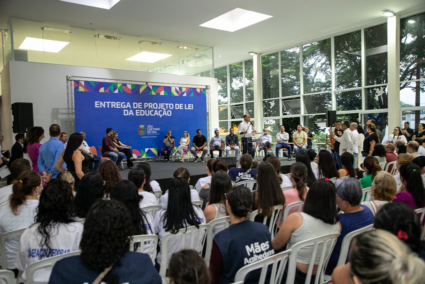 São Caetano implanta período integral em todas as escolas