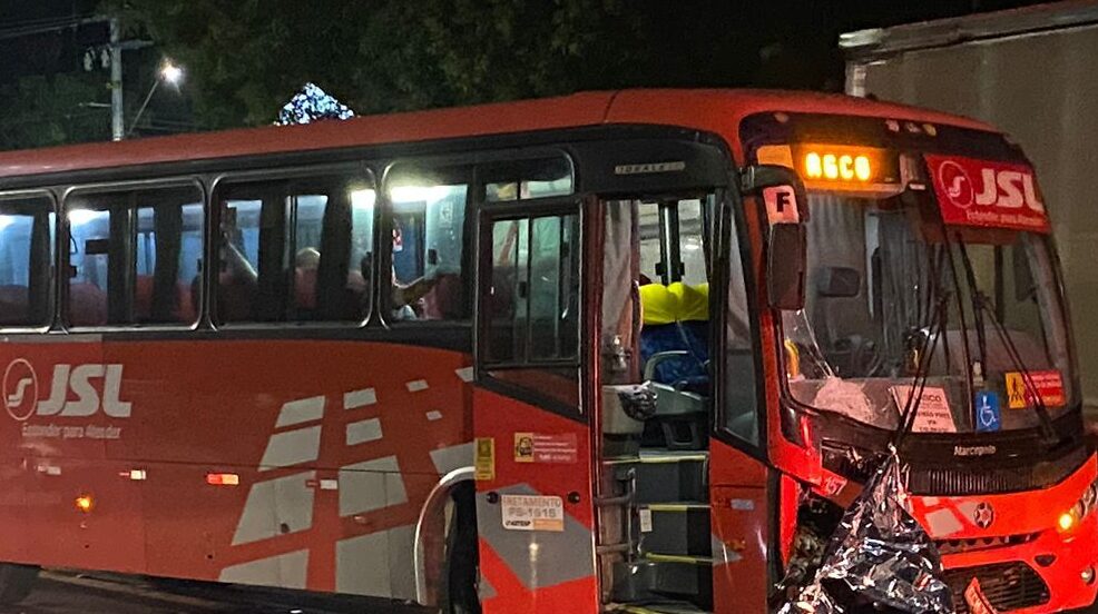 Dois irmãos morrem em colisão de moto com ônibus em Ribeirão Pires