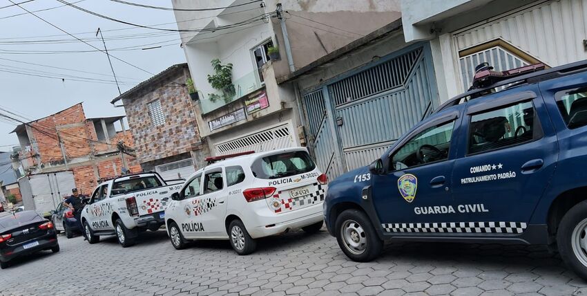 Homem tira a vida da esposa e esconde corpo debaixo do colchão em Mauá