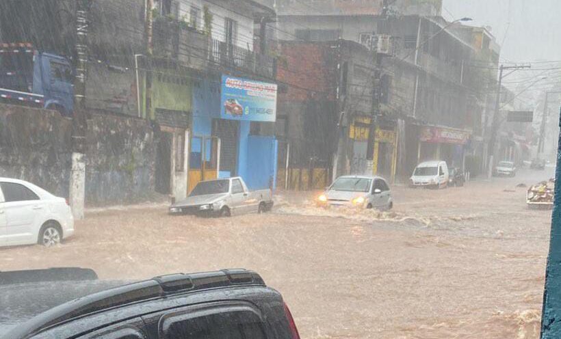 alagamentos em ruas de Diadema