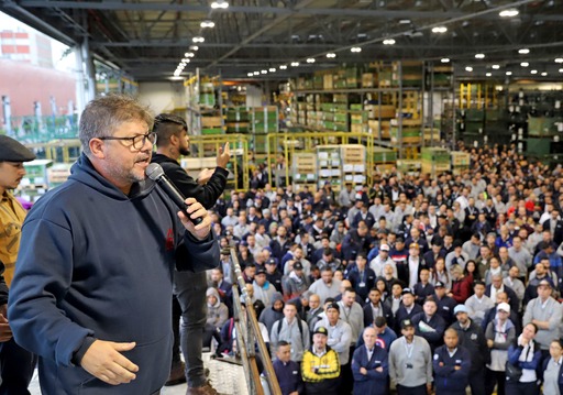 diretores do sindicato dos metalúrgicos na Scania