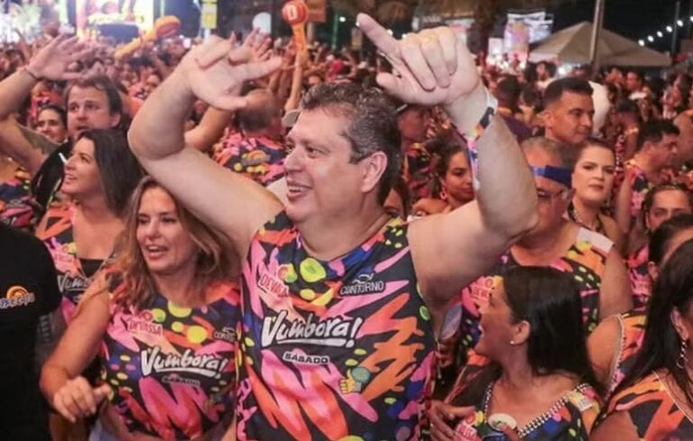 ministro Márcio Macedo no pré-carnaval