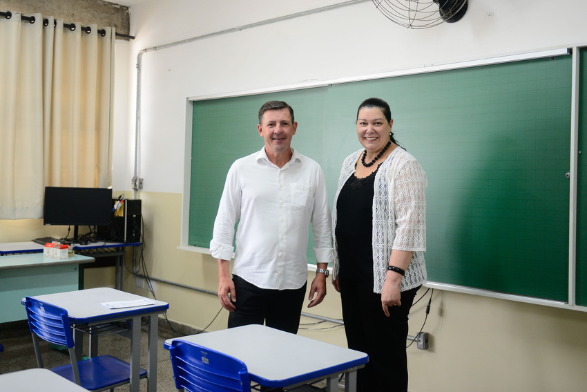 prefeito Orlando Morando e secretária da Educação, Silvia 