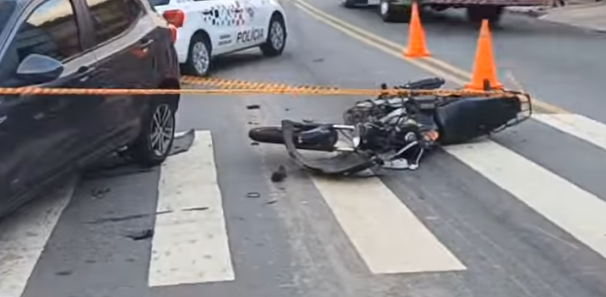 Motociclista morre ao colidir com outros dois veículos em Mauá