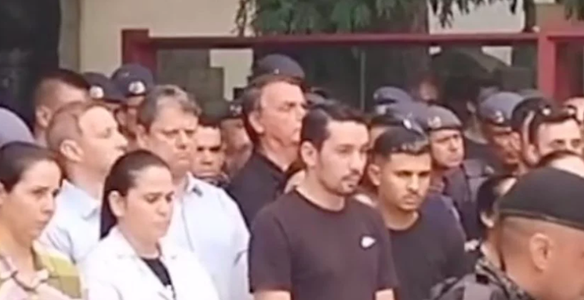 Bolsonaro, Tarcísio e Derrite vão a enterro de PM da Rota que era de Mauá