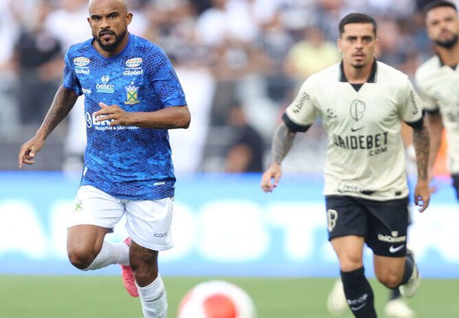 jogadores do Santo André e Corinthians