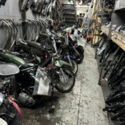 Lojas da ‘boca das motos’ são fechadas pela Polícia Civil no centro de SP