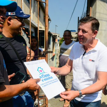 S.Bernardo entrega escrituras na Rua dos Vianas e nos loteamentos Alvarenga Peixoto