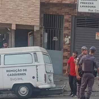 Vídeo: Mulher é encontrada sem vida dentro de casa em Diadema