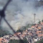 Vídeo: Incêndio em mata no Montanhão preocupa moradores em S.Bernardo