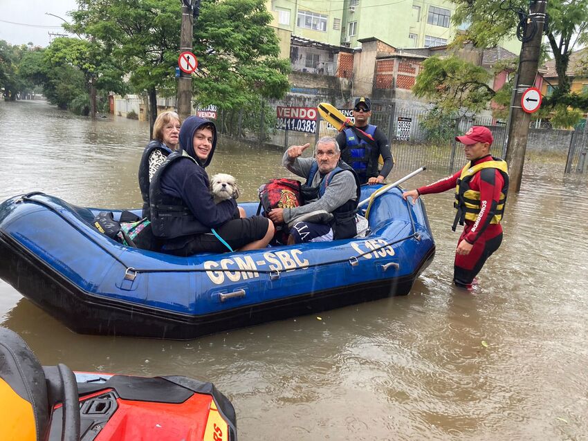 enchentes no Rio Grande do Sul