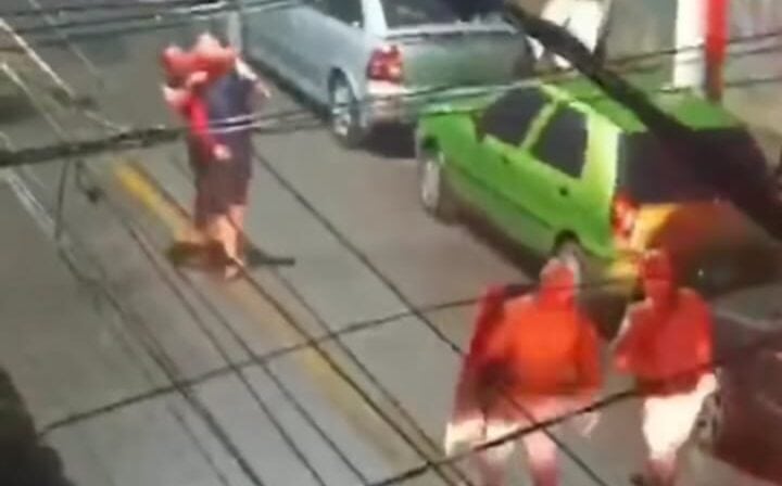 homem feito refém 