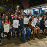 Prefeito Orlando Morando entrega escrituras a 46 famílias do Royal Park