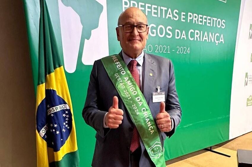 Filippi ganha Prêmio Prefeito Amigo da Criança. 