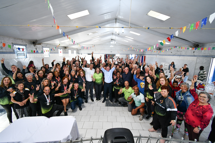 Delegação campeã de São Bernardo do JOMI é recepcionada pelo prefeito Orlando Morando