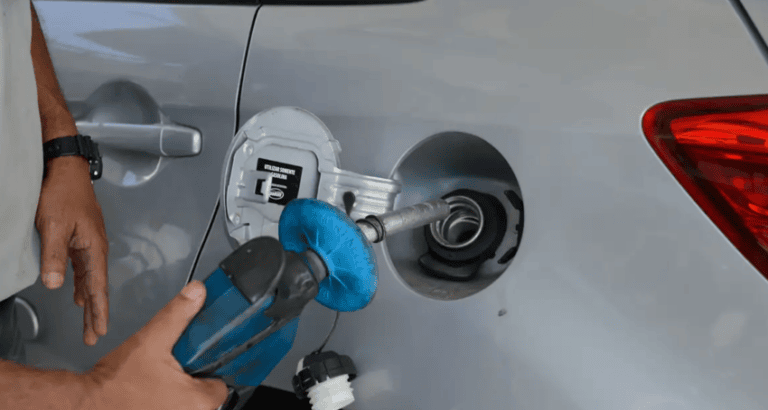 Petrobras reajusta em 7,12% preço da gasolina para distribuidoras