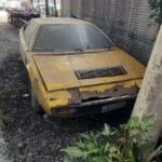 ferrari abandonada