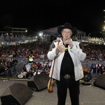 Sábado de Sérgio Reis atrai 8 mil pessoas ao 15º Festival do Chocolate