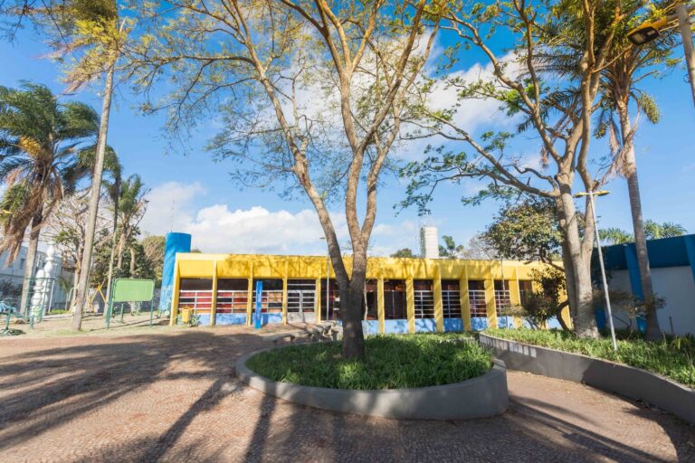 Biblioteca Cecília Meireles promove sarau no sábado