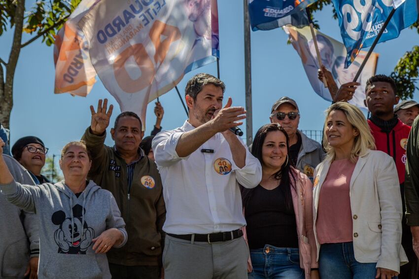 Eduardo Leite intensifica campanha e percorre ruas do Centreville e Parque João Ramalho