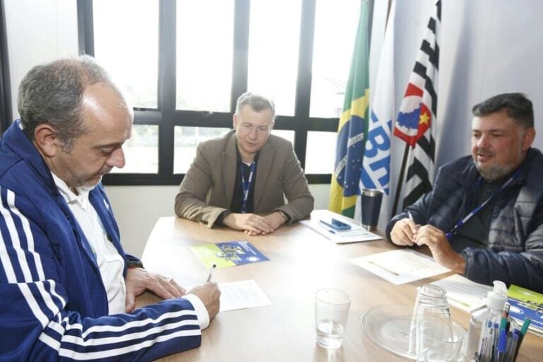 Guto Volpi assina e reforça compromisso junto ao Sebrae pelo empreendedorismo de Ribeirão Pires