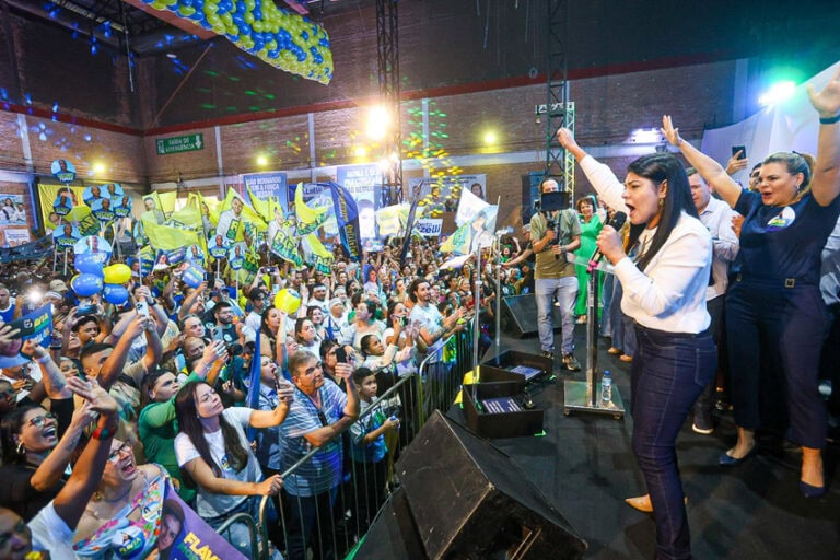 Flávia Morando cresce e aparece na 1ª posição em pesquisa encomendada pela Record