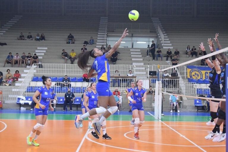 Jogos Escolares de São Caetano têm início com partidas de vôlei de areia no Centro de Desporto Universitário