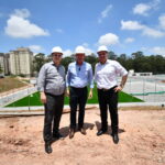 Orlando Morando esteve no Parque da Cidadania acompanhado do presidente da CDHU, Reinaldo Iapequin