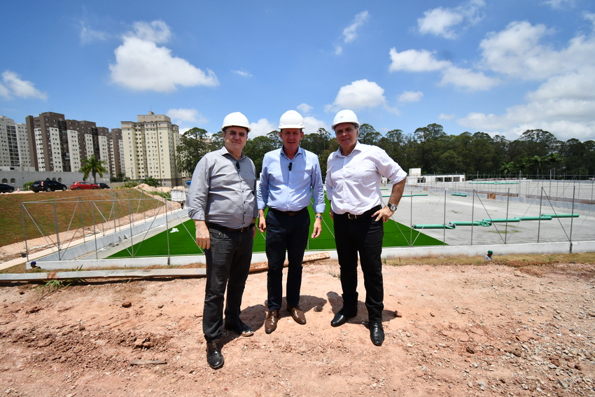 Orlando Morando esteve no Parque da Cidadania acompanhado do presidente da CDHU, Reinaldo Iapequin