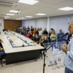 Auricchio participa da formatura da primeira turma do curso de Banho e Tosa