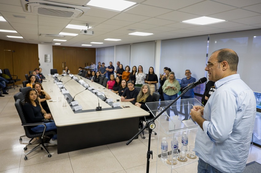 Auricchio participa da formatura da primeira turma do curso de Banho e Tosa