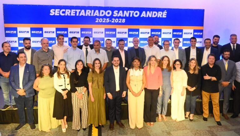 Gilvan anuncia equipe e mantém secretários indicados por Paulo Serra