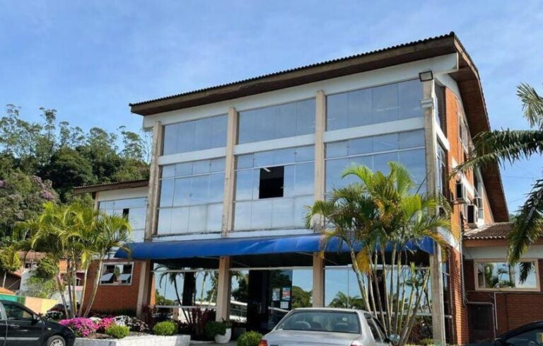 fachada da secretaria de educação