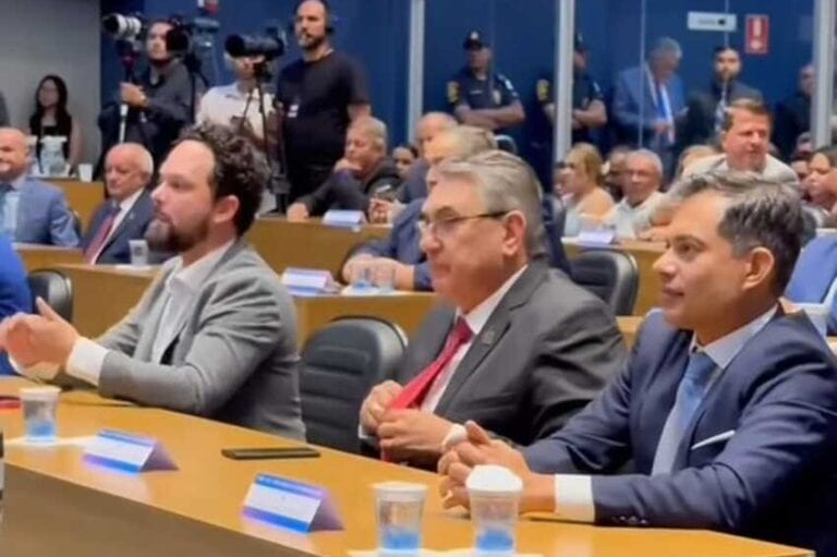 Vereadores eleitos tomam posse na câmara municipal de São Bernardo