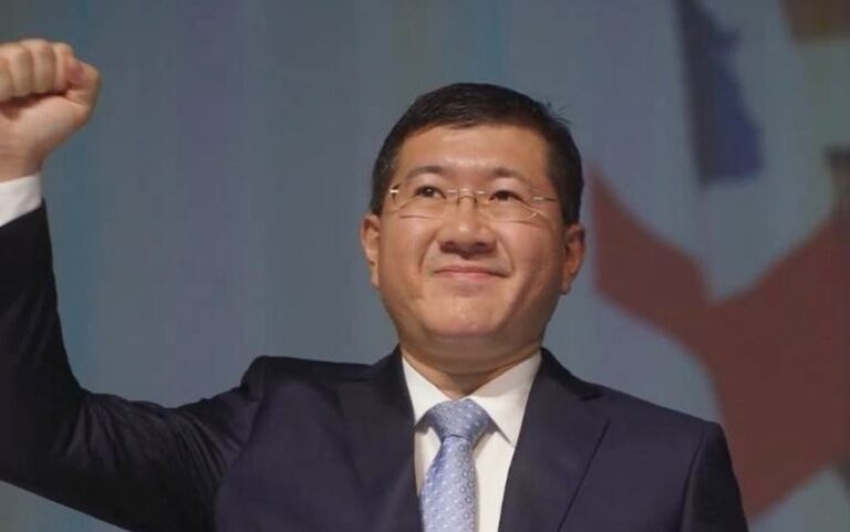 Taka Yamauchi toma posse como Prefeito de Diadema