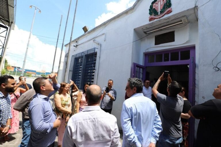 Taka Yamauchi visita à primeira escola municipal de Diadema e relata ‘abandono’