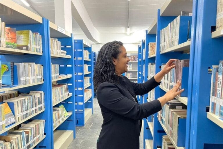 No dia do leitor, a dica é visitar a Biblioteca Pública "Olavo Bilac" de Ribeirão Pires