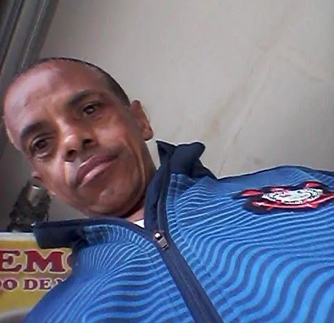Vítima que caiu do escadão foi identificada como Edson José Peixoto, conhecido na cidade como Chumbinho