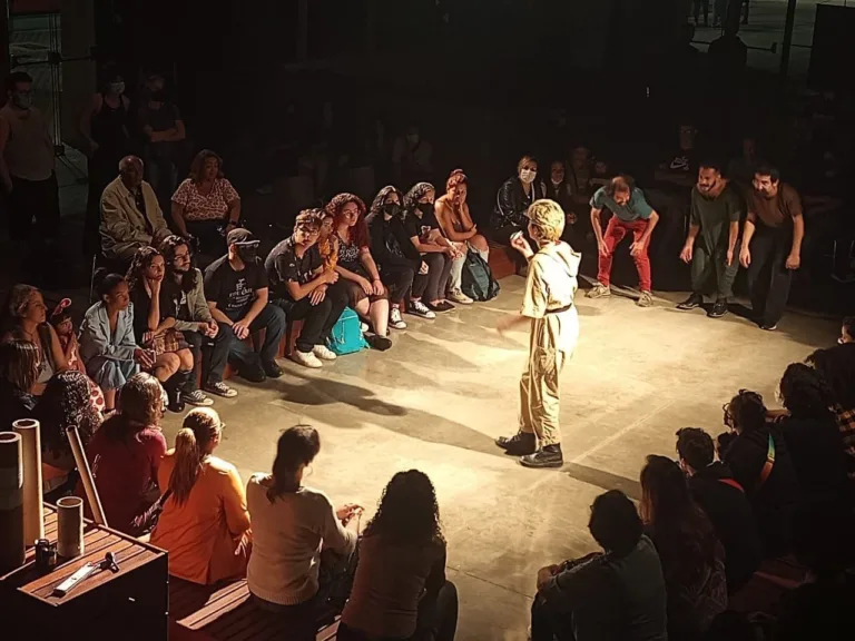 Escola Livre de Teatro celebra início do ano letivo com programação gratuita