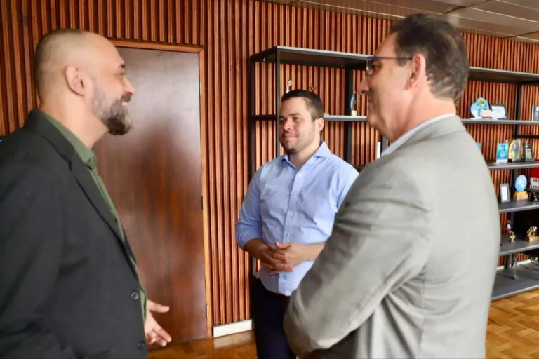 Gilvan recebe superintendente do Iphan, que confirma R$ 12,5 milhões para a Vila de Paranapiacaba