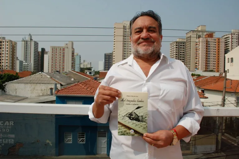Escritor do ABC lança sétimo livro
