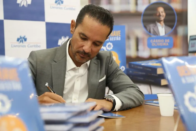 O empresário Cássio de Oliveira lança o guia prático “DESTRAVE A SUA GESTÃO"