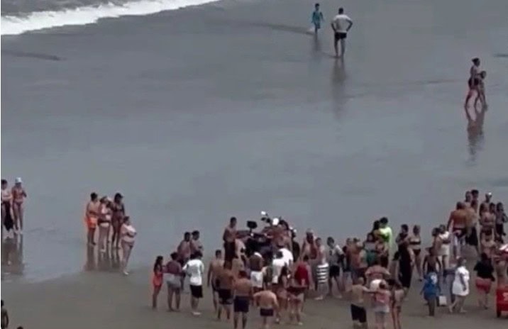 Pai e mãe morrem afogados em Praia Grande; filho é reanimado e internado